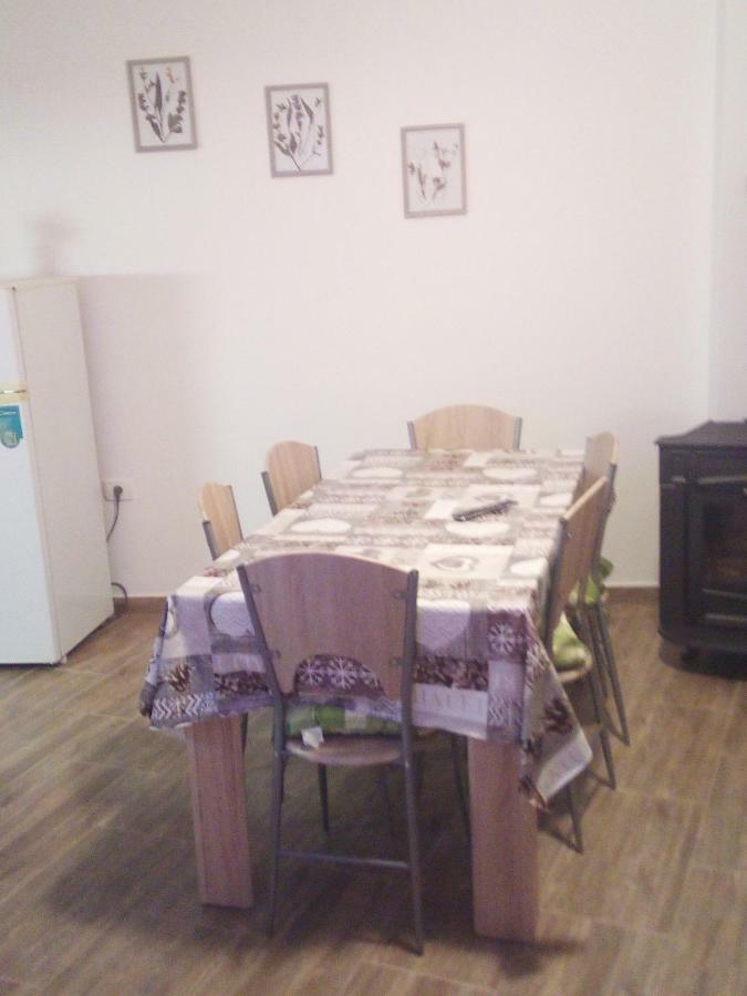 Apartmaji Matazin Črni Kal Exterior foto